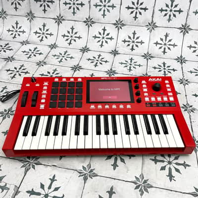 Akai MPC Key 37 Standalone Workstation Synthesizer image 2