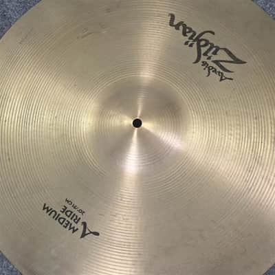 Used Zildjian A Medium Ride Cymbal 20" - Good image 2