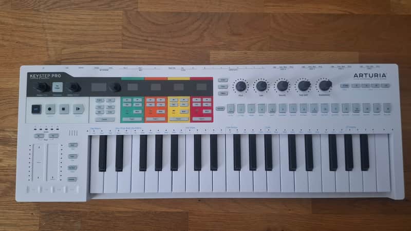 Arturia Keystep Pro - White image 1