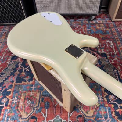 Yamaha Motion Bass MBIII Super Edition Short Scale Bass w/HSC 1980's - Pearl White image 8