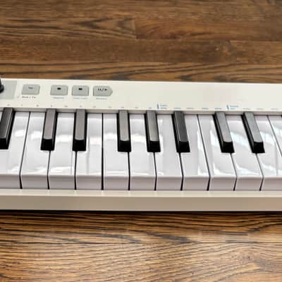 Arturia KeyStep 32-Key MIDI Controller 2017 - 2025 - White image 3