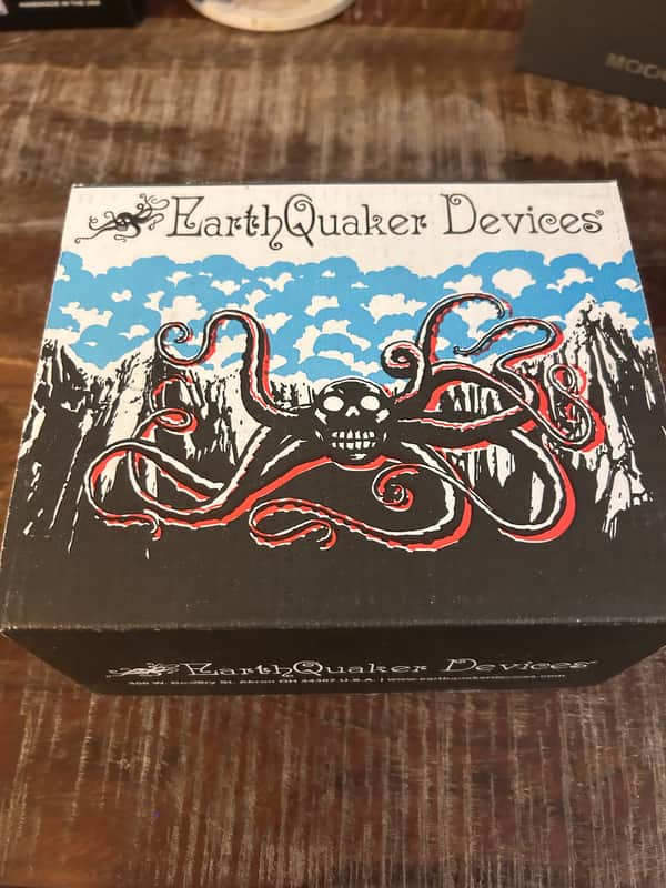 EarthQuaker Devices Avalanche Run Stereo Reverb & Delay with Tap Tempo