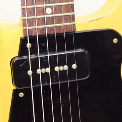 2006 Gibson Les Paul Faded Double Cutaway Electric Guitar, TV Yellow image 9