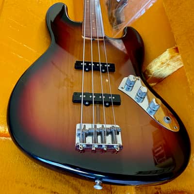 Fender JAZZ BASS JACO PASTORIUS FRETLESS 2002 - SUNBURST image 7