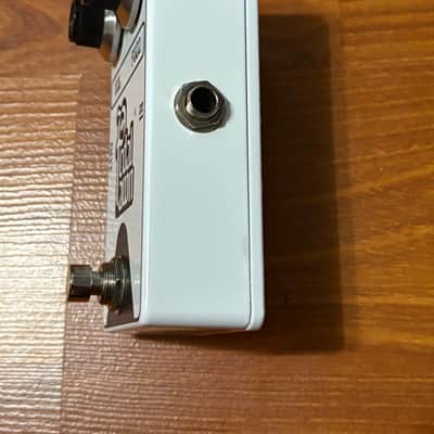 Pedal Pawn Fuzz 2020 - 2021 - White image 4