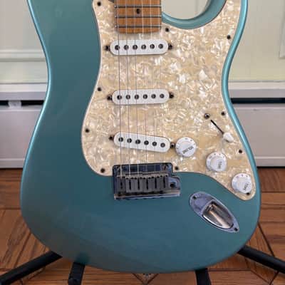 Fender Roadhouse Stratocaster with Maple Neck image 2
