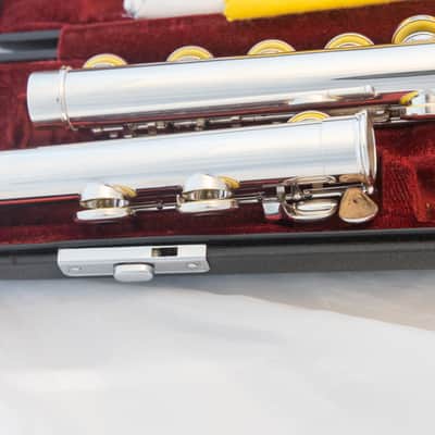 Yamaha YFL-461 All Silver Intermediate Flute Open-hole C-foot *Made in Japan *Overhauled New Pads image 8