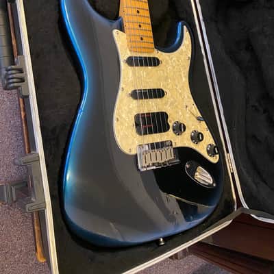 Fender Strat Plus Deluxe with Maple Fretboard 1991 - Blue Pearl Burst - UPGRADED LACE SENSOR BLUE S/ SILVER S/ RED Hum - FENDER HARDSHELL CASE (Center Latch Broke) image 5