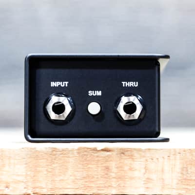 Radial Engineering Highline Passive Line Isolator Compact & Pedalboard Friendly image 3