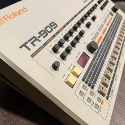 Roland TR-909 Rhythm Composer image 4