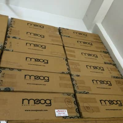 Voyager MOOG Minimoog Old School 100% Analog Synth / 44keys in box //ARMENS Bild 7