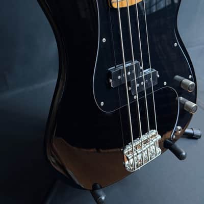 Squier Classic Vibe 70's Precision Bass 4-String Bass Guitar Gloss Black Finish (760) image 5