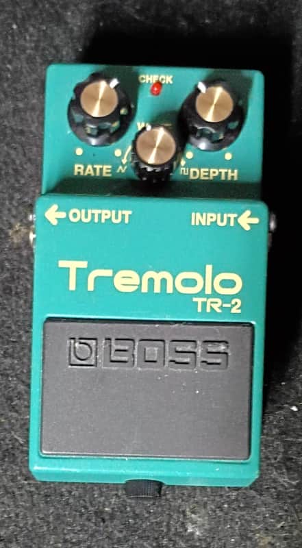 Boss TR-2 Tremolo (Silver Label) 1997 - Present - Green