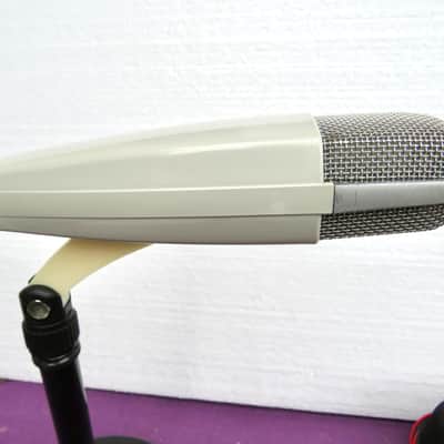 Sennheiser MD 421-2 Cardioid Dynamic Microphone image 3