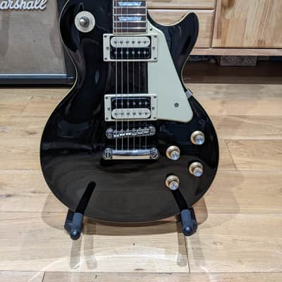Epiphone Les Paul Classic Ebony / Gloss Black (2019) Versatile Tone Machine image 3