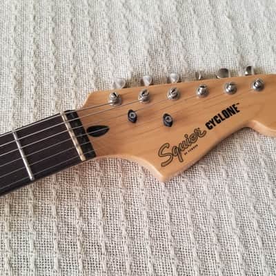 Squier Paranormal Cyclone 2020 - Daphne Blue image 3