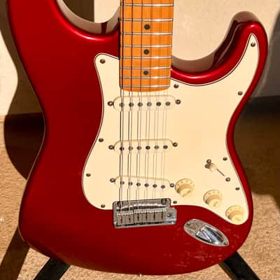 Fender 50th anniversary American Stratocaster 1996 - Candy apple red image 6