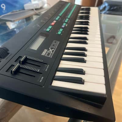 Yamaha DX100 Programmable Algorithm Synthesizer 1985 - Black