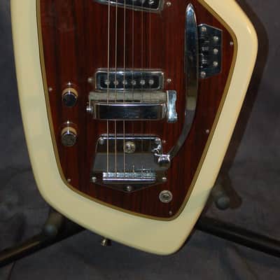 1960's Vintage Californian by Domino Phantom Style Dual Pickup Yellowed White Original Case image 2