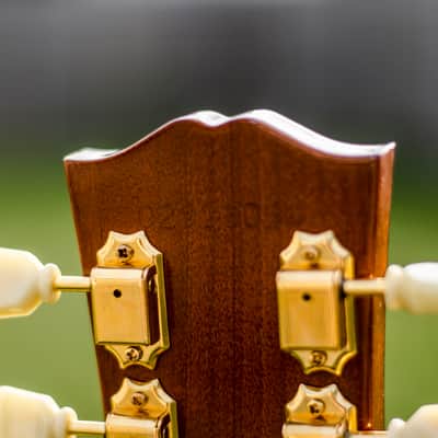 Gibson Hummingbird Artist 2008 Honeyburst image 6