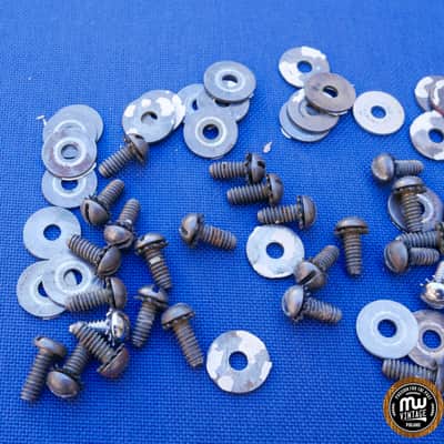 Camco Lugs Mounting Screws 32 Pieces Short image 2