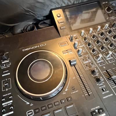 Denon SC LIVE 4 Standalone 4-Deck DJ System w Case image 2