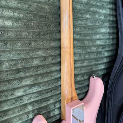 Fender limited edition player Stratocaster hss roasted neck shell pink 2021 image 9
