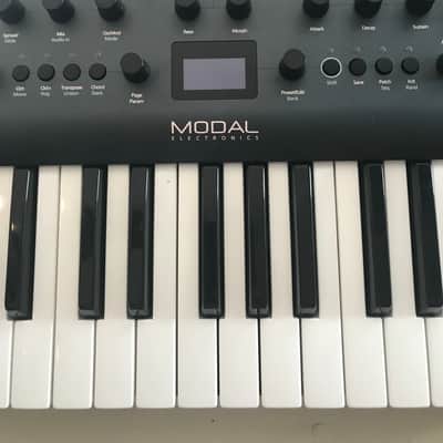 Modal Electronics Argon8 8 Voice 37-Key Wavetable Synthesizer in mint condition with power supply. image 3
