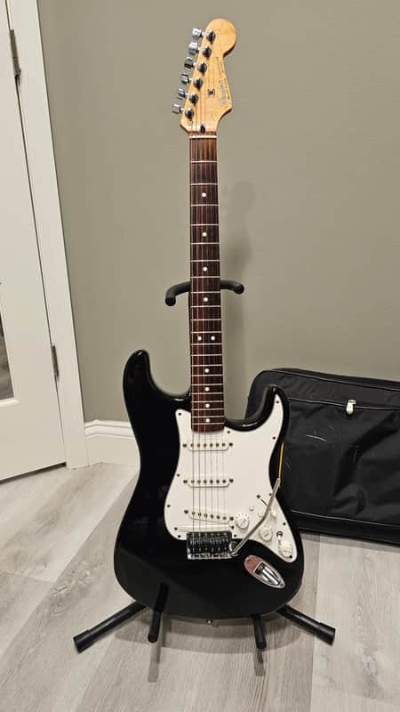 Fender Standard Roland Ready Stratocaster 1999 - Black image 1