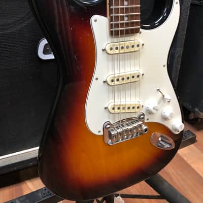 G&L Legacy 97-98 - Sunburst image 4