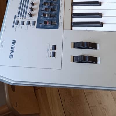 Yamaha MO 6 Production Synthesizer 2000s - Gray