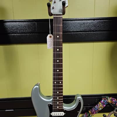 Fender FSR American Vintage 62' Reissue Stratocaster 2001 - Ice Blue Metallic image 3