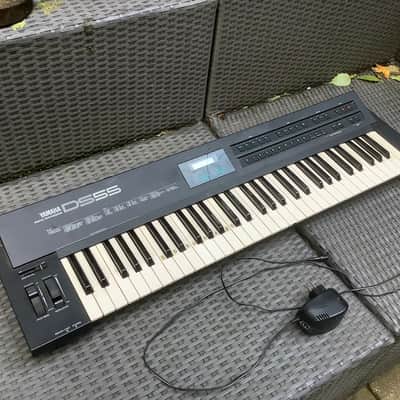 Yamaha DS55 synthesizer/ vintage made in Japan / FM sounds / DS 55