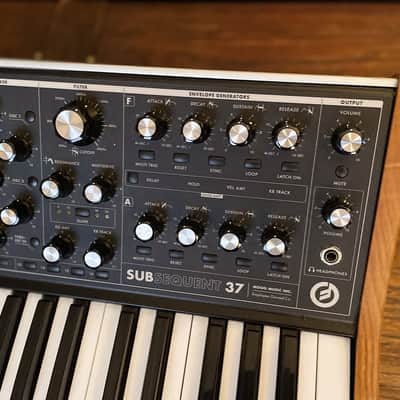 Moog Subsequent 37 Analog Synth 2017 - Present - Black image 9