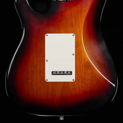 Fender American Ultra Luxe Vintage '50s Stratocaster Maple Fingerboard 3-Color Sunburst (255) image 4