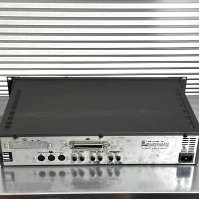 E-MU Systems ESI-32 Rackmount 32-Voice Sampler image 3