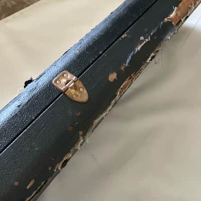 Immagine 1980's Kramer Pacer, Baretta, Sustainer Black Tolex Hardshell Electric Guitar Case (Rough Shape, Needs repair) - 7