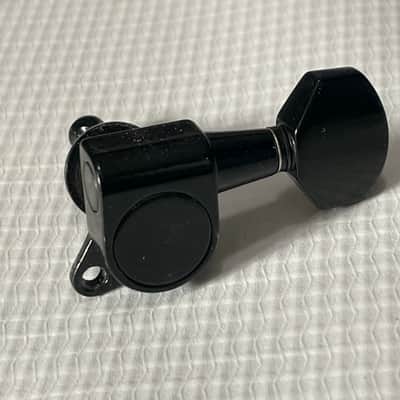 2010's Kramer Classic Series GOTOH Style 6 In Line RH Black Tuners Tuning Pegs image 3