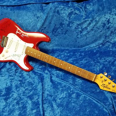 Squier by Fender Stratocaster Signed by the Rolling Stones 1988 Red image 8