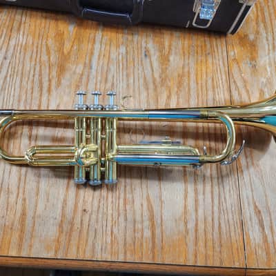 Yamaha YTR 2320 TRUMPET image 4