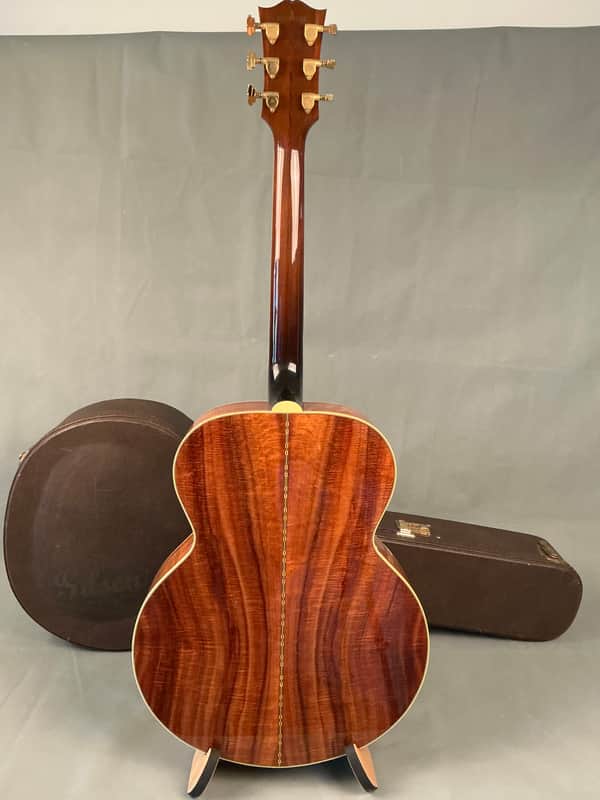 Gibson SJ-200