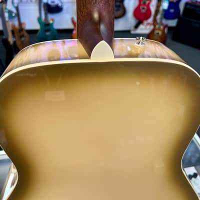 Fender Limited Edition California Vintage Malibu with Case, Antigua Pickguard, Antigua image 11