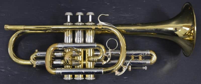 Corneta Bach Stradivarius 37 Corporation lacada en buen estado. image 1