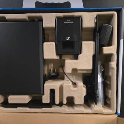 Sennheiser XS Wireless In-Ear Monitoring Set – Complete System image 2