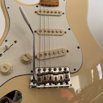 1997 Fender Jimi Hendrix Artist Series Tribute Stratocaster Olympic White image 9