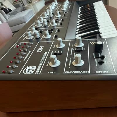 Oberheim OB-1 (1977-1978) w Stardust Cover image 8