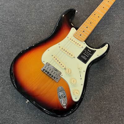 Fender Player Plus Stratocaster MN 3-Tone Sunburst MX21137305 8Lb 8.7 oz image 4