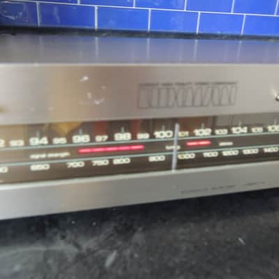 Luxman T-4 90'S? - Silver image 3