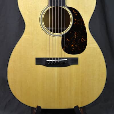 Martin Standard Series 00-18 image 13