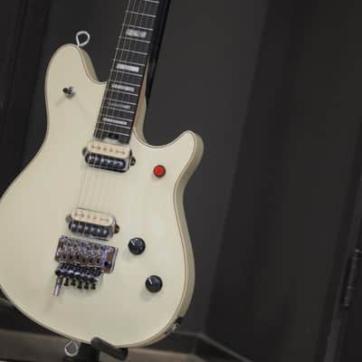 EVH Wolfgang® USA Edward Van Halen Signature - Ivory(1) image 9